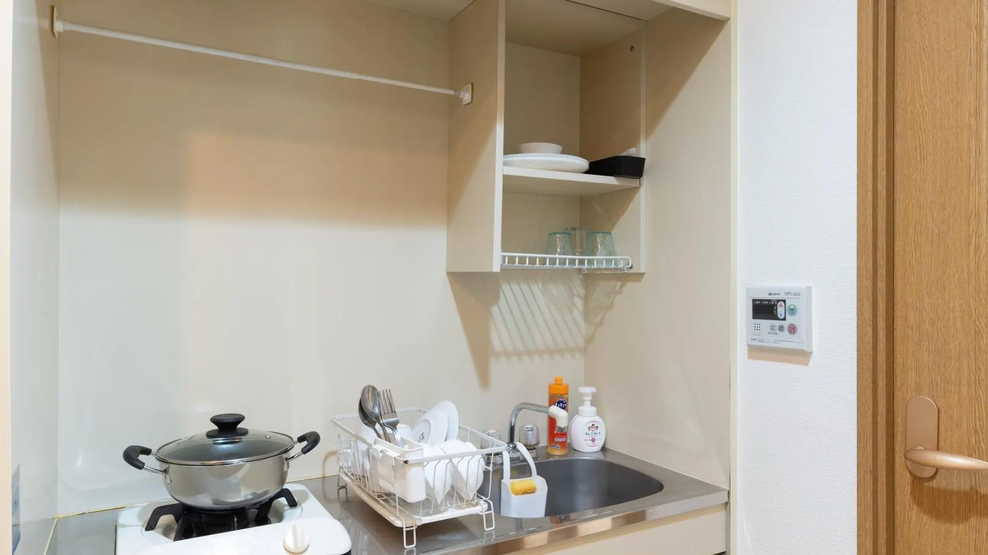 コンフィデンスロン602 Apartment Osaka